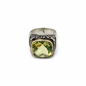 18K White Gold Peridot Ring