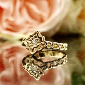 10k Yellow Gold Vintage .05ct Diamond Star Ladies Ring | Warren Jewelers