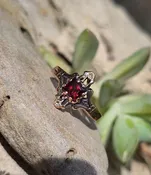 10ct gold Victorian garnet and diamond antique ring