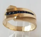 Graduated Blue Sapphire Melee Ring