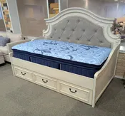 ASHLEY DAYBED