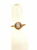 10K Gold Opal Oval 10K Ring Size 6.5