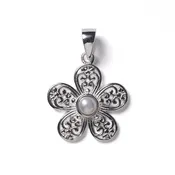 Daisy Pendant