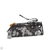 Accessory Tag By Vera Bradley, Size: Medium