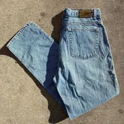 Calvin Klein Jeans – W: 31"