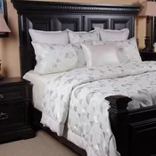 Lilith Coverlet Set