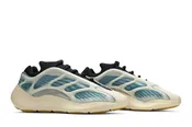 ADIDAS YEEZY 700 V3 KYANITE GY0260 SIZE 10.5