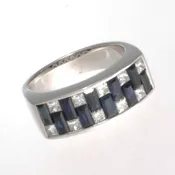 18K ESTATE DIAMOND AND SAPPHIRE RING