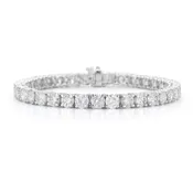 3.05 carat total weight, traditional mined diamonds