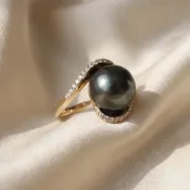 Black Pearl Bypass Cocktail Ring in Yellow Gold
