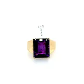 10KT amethyst ring 4.9g size 8