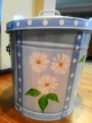 10 Gallon Light Blue Wash, Slate Blue Stripes, Daisies, Greenery