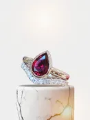 PEAR BEZEL