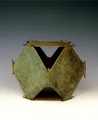 Hinged Truncated Cube — EatMetal