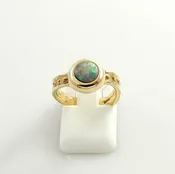 14kt Gold Australian Opal Inlay Ring Size 5.5