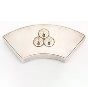 Fan Shaped Bonbonniere with Myoga mon