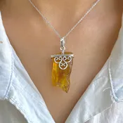Amber Pendant-(AMB-P-113.)