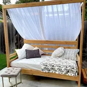 Canopy Daybed