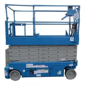 32′ x 32″ Scissor Lift w/Jacks