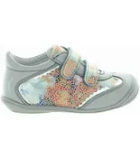 Toddler sneakers for toeing in girls