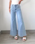 Ariana Pearl Slit Flare Jeans - Light Wash