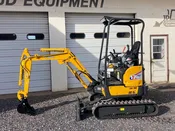 KATO 17V5 Mini Excavator — JD Equipment