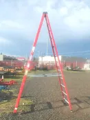 12′ STEP LADDER