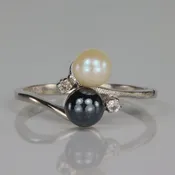10K White Gold and Duo Pearl Ring