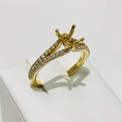 14K “Namaste” Split Shank Diamond Ring