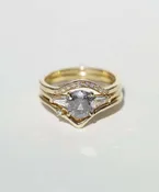 1ct Mila l Curved Diamond Band l Knife Edge 'V' Ring