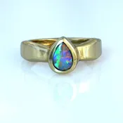 14kt Gold Australian Opal Inlay Ring Size 6.25