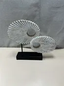 2 CREAM OVAL DESIGN ON STAND