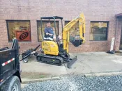 IHI-17 4000lb Mini Ex
