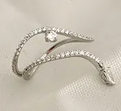 18k Ladies Diamond Ring