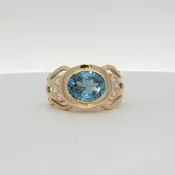 18K Yellow Gold Oval Blue Gemstone & Diamond Ring