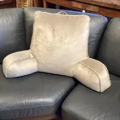 (1/2) Backrest Pillow with Arms and Pocket