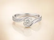 18kwgold  0.56 Ct 0.26 tw Diamond Ring 3.9 grs