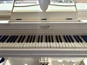 Lester Spinet piano - vintage cream