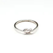 TR04 Love Knot