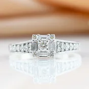 10K White Gold Round Cluster Diamonds Ring, 0.55cttw