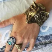 FOX FACE CUFF