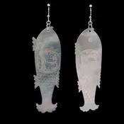 18th c. Chinese carved mother of pearl gaming counter fish earrings,. eror497