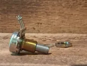 1x Bourns Mini Audio Pot, 500k, solid shaft, short
