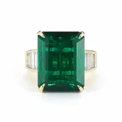 Classic Emerald Ring