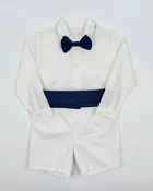 Alex White & Navy Blue Shorts Outfit