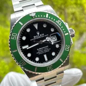 Rolex Submariner 41mm Green 126610LV STARBUCKS {2025 FULL SET}