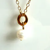 Ashley Pendant: Gold