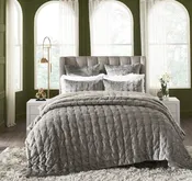 Bailey Tufted Velvet Quilt