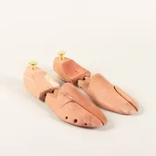 Adjustable Cedar Wood Shoe Trees – 1 Pair