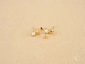 18K Gold Pearl Stud Earrings in 18K Gold